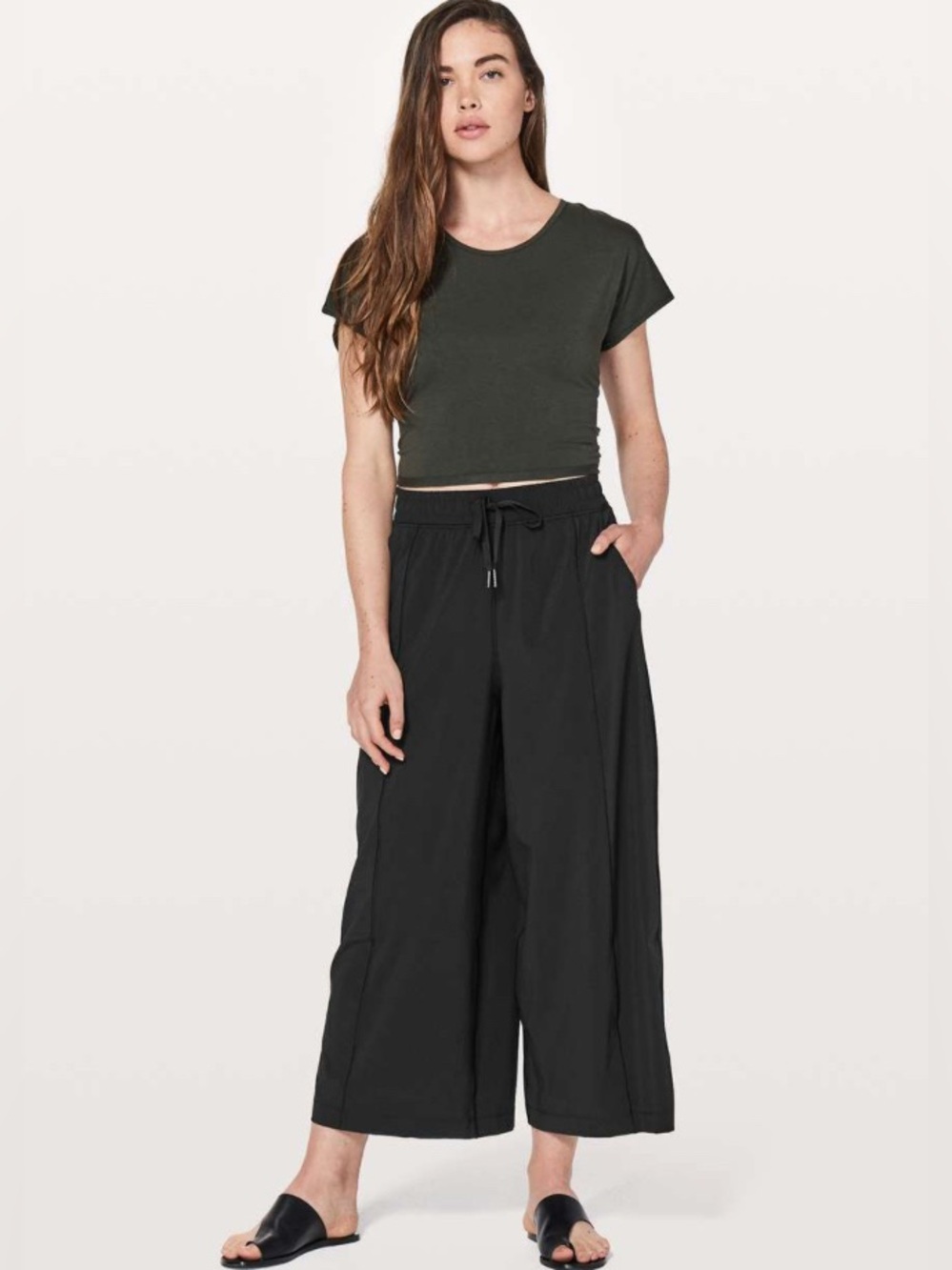 Lululemon Get Going Pant *24"
Black. Size 4. Great condition!